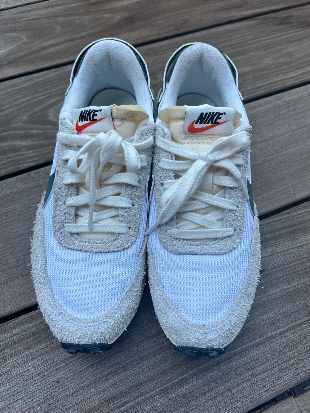 Nike women’s waffle debut vintage
